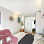 Appartement Avec Piscine Métro Convention