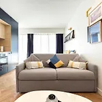 Appartement Avec Piscine Metro Convention