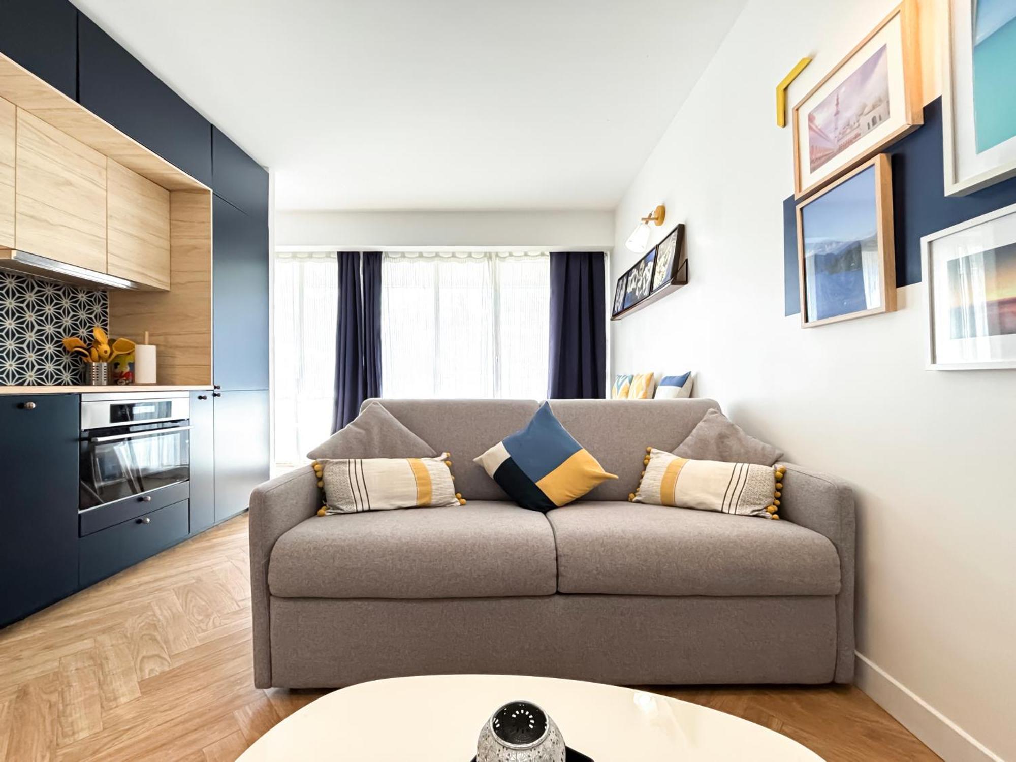 Avec Piscine Métro Convention